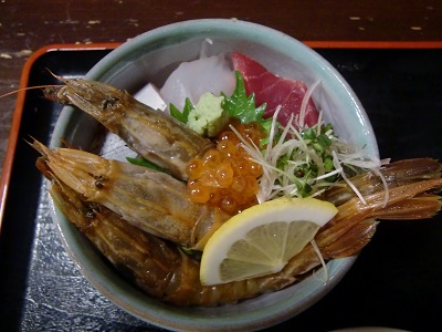 三国の魚志楼のがさ海老丼