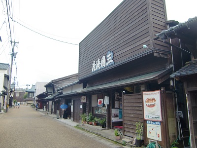 三国湊町屋館への道路